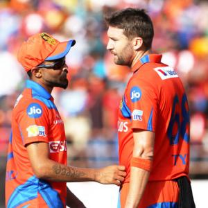 Lack of confidence affecting bowlers' performance, reckons Raina