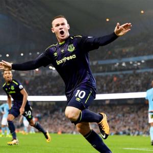 EPL: Rooney joins Shearer in 200-goal club, shows haters how it's done!