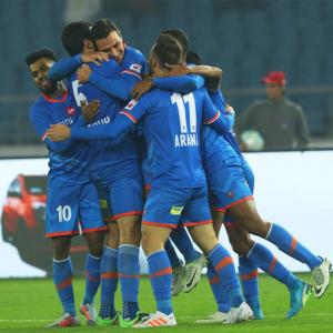 Indian football round-up: Goa outplay Delhi to move into ISL top spot