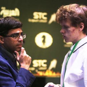 Anand wins bronze at World Blitz Chess Championship