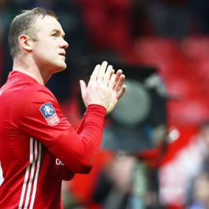 Manchester United's Rooney rejoins boyhood club Everton