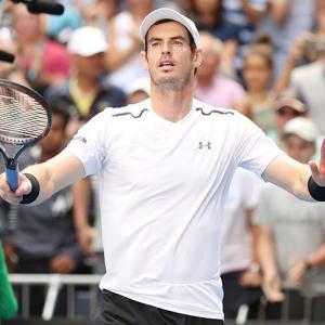 Aus Open: Top seed Andy Murray knocked out; Venus, Wawrinka reach quarters