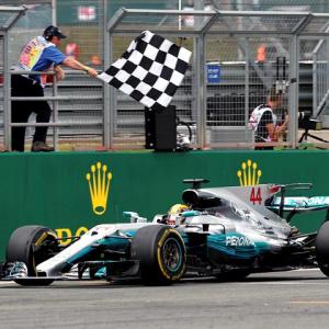 Hamilton wins British Grand Prix to slash Vettel's lead