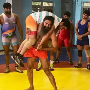 Baba Ramdev wrestles with Olympic champ Sushil
