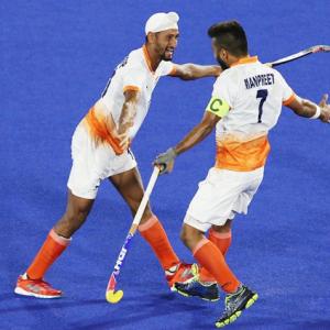India down England in 7-goal thriller, take top spot in pool