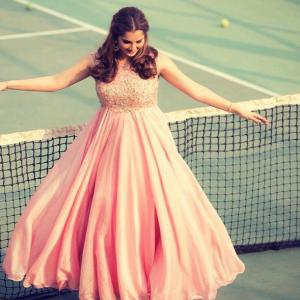 WATCH: Pregnant Sania Mirza hits the tennis court