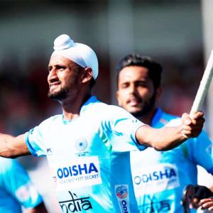 India hockey team embarrass Hong Kong to win by a record 26-0 margin