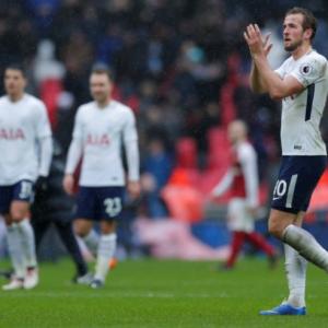 EPL PIX: Kane heads Tottenham to derby victory over Arsenal