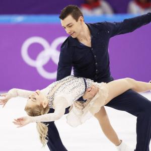 Loved up US figure skaters show how it's done on Valentine's Day