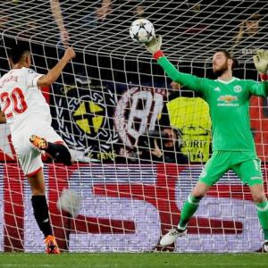 Superb De Gea shuts out Sevilla as Manchester Utd earn draw