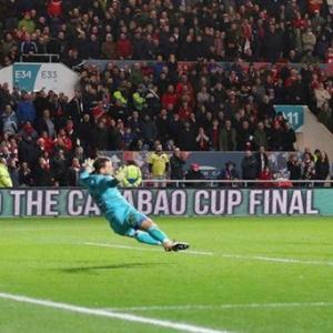 Manchester City survive late fightback to enter League Cup final