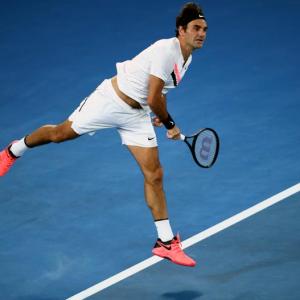 Veteran Federer welcomes new faces in Australian Open semis