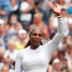 Wimbledon: Serena powers past qualifier into third round