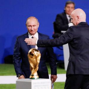 Day before WC, Putin thanks FIFA for keeping politics out of sport