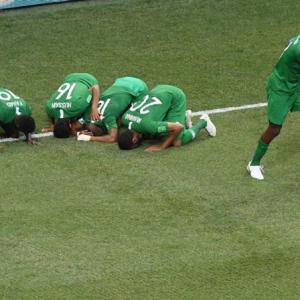 World Cup: Saudis stun Egypt despite Salah strike