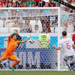 Japan lose to Poland, but advance on lesser yellow cards than Senegal
