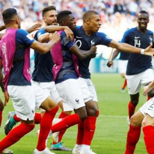 World Cup: Mbappe double helps France beat Argentina 4-3