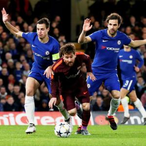 Conte says Chelsea should be ready to suffer at Barca