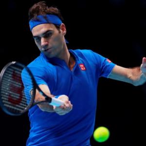 Federer must wait for 100th title