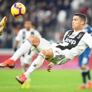 Football Extras: Ronaldo becomes joint top-scorer in Serie A