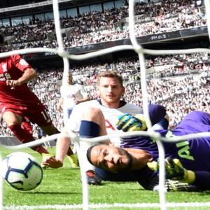 EPL PIX: Liverpool sweep Spurs aside as Chelsea go top