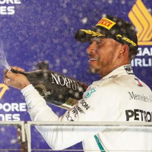 Hamilton extends F1 title lead with Singapore GP triumph