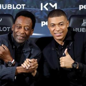 Soccer great Pele hospitalised with urinary infection
