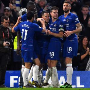 PIX: Inspired Hazard double hands Chelsea win