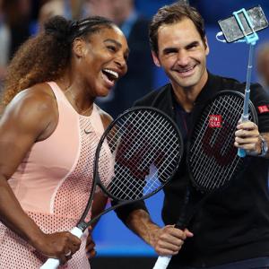 Federer beats Serena in Hopman Cup
