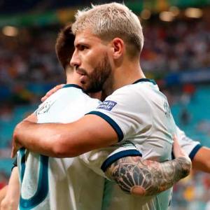 Copa America: Argentina enter last eight; Colombia win