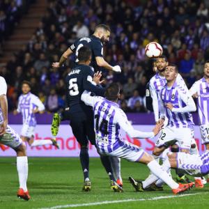La Liga PIX: Benzema scores twice in dramatic away win for Madrid