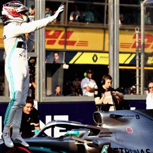 Hamilton takes pole at Australian Grand Prix