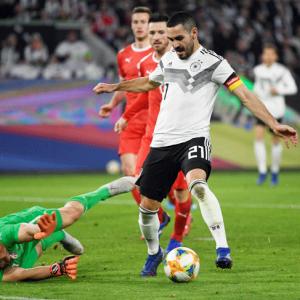 Football Extras: New-look Germany draw with Serbia