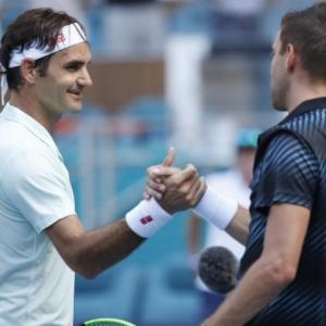 Miami: Federer, Anderson advance; Andreescu retires