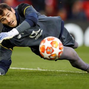 Porto goalkeeper Casillas suffers heart attack