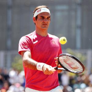 No lofty expectations for Federer on clay court return