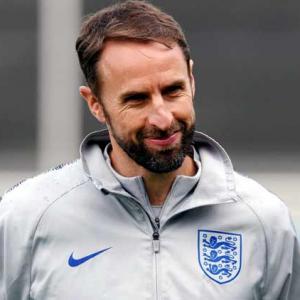 England football coach's pep talk for cricket team