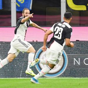 Soccer PICS: Juve go top as Higuain seals win at Inter