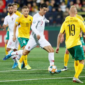 PIX: Ronaldo stars in Lithuania thumping; Eng win