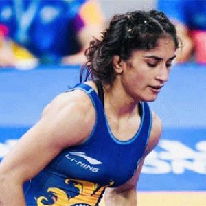 Wrestling Worlds: Vinesh qualifies for 2020 Olympics