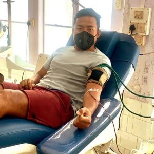 COVID-19: This Indian footballer donated blood