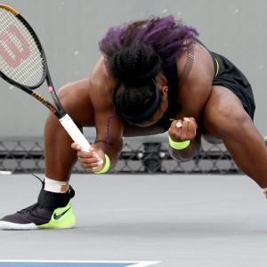 Sister Act: Serena beats Venus to reach quarters
