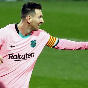 Messi breaks Pele's record with 644th goal for Barca