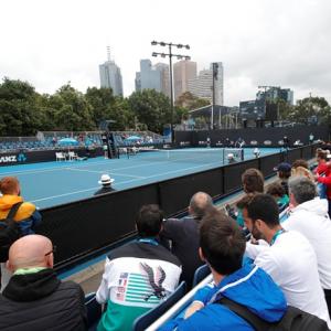 Weather allows Aus Open qualifying to start on time