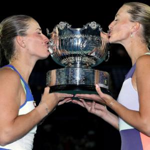 Babos and Mladenovic win Aus Open women's doubles