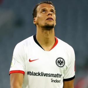 Frankfurt team display '#blacklivesmatter' on shirts