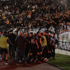 PIX: 25,000 soccer fans flock back for Belgrade derby