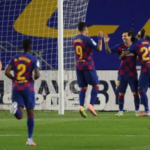 La Liga PICS: Messi scores as Barca stay top