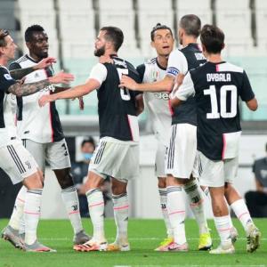 Soccer PIX: Juve run Lecce ragged; Sevilla held