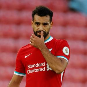 Egypt's Salah tests positive for COVID-19 again